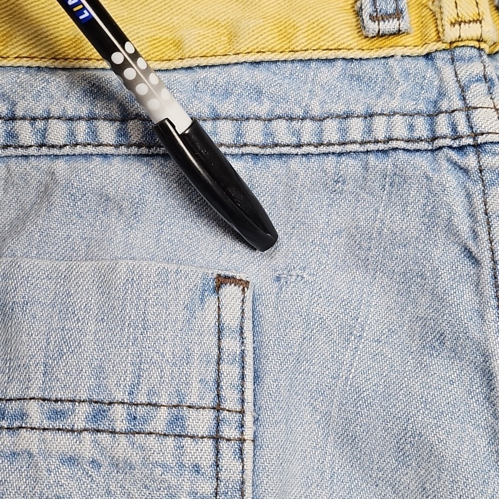 Vintage 90s Levi's Silver Tab 549 Baggy Fit Light Wash Yellow Contrast Trim Jean - Picture 14 of 16